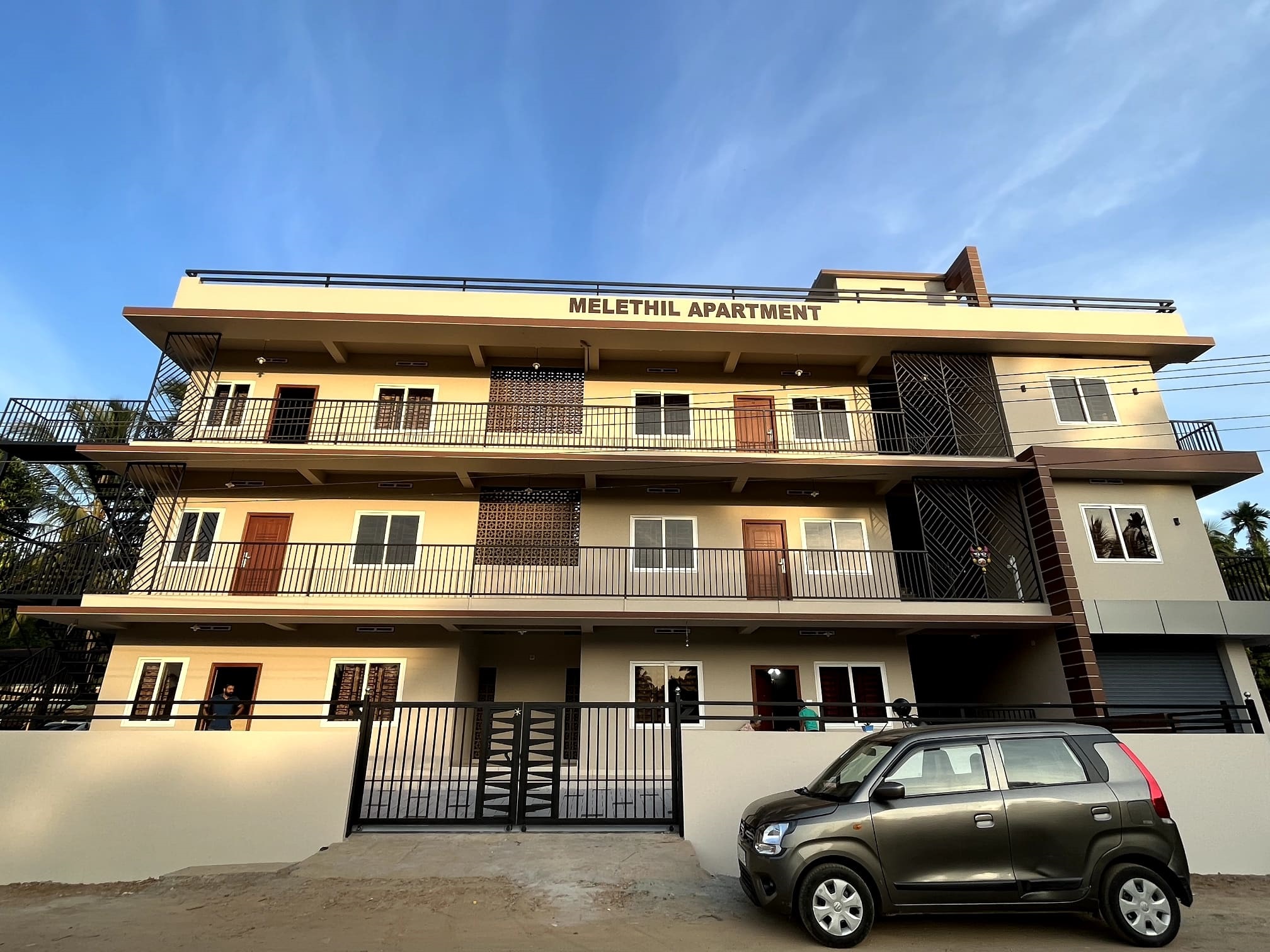 COMMERCIAL BUILDING CONSTRUCTION